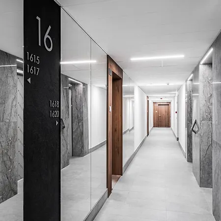 Apartament Bliska Wola Tower, Sun&snow *