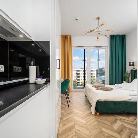 Bliska Wola Tower, Sun & Snow *