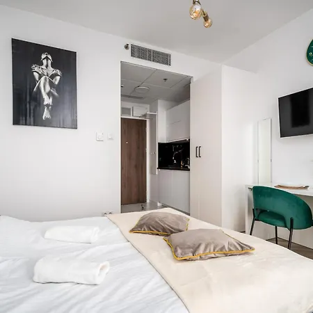 Apartman Sun & Snow, Bliska Wola Tower Varsó