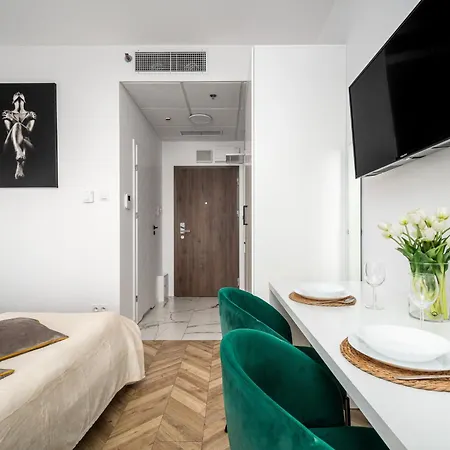 Bliska Wola Tower, Sun & Snow 公寓 华沙